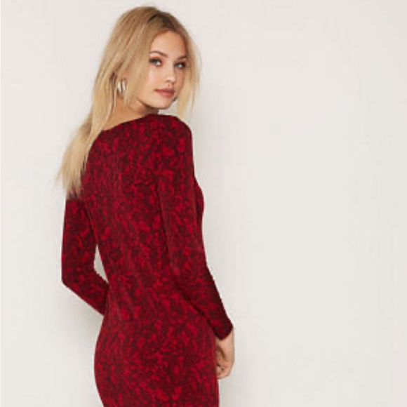 MICHAEL Michael Kors Cinnabar Red and Black Long Sleeve Pullover Dress - Picture 6 of 15